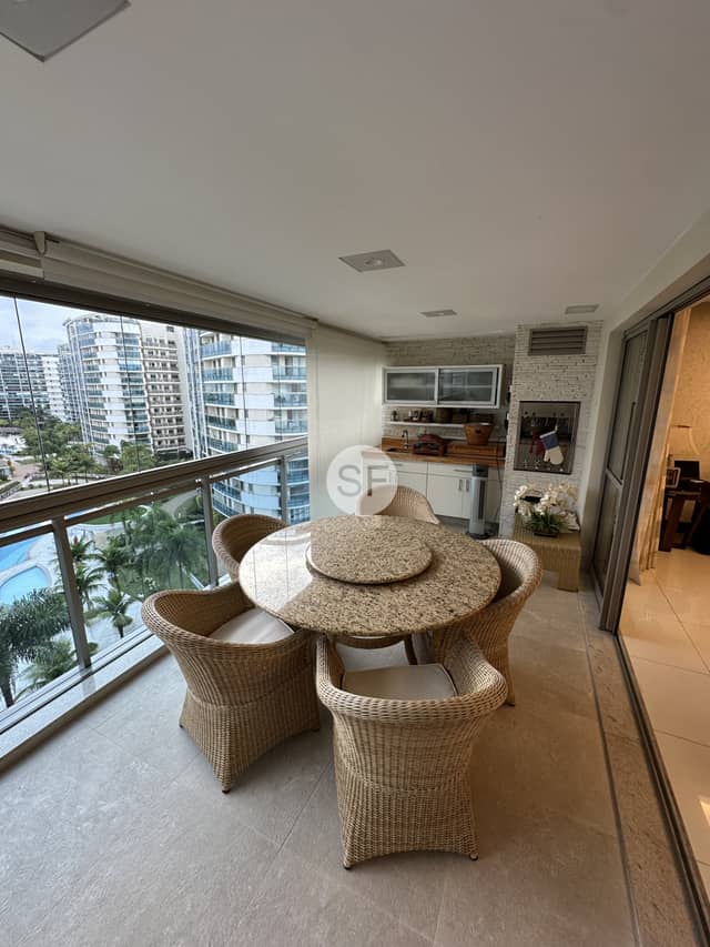 Apartamento à venda com 4 quartos na Barra da Tijuca com 262m² — foto 2