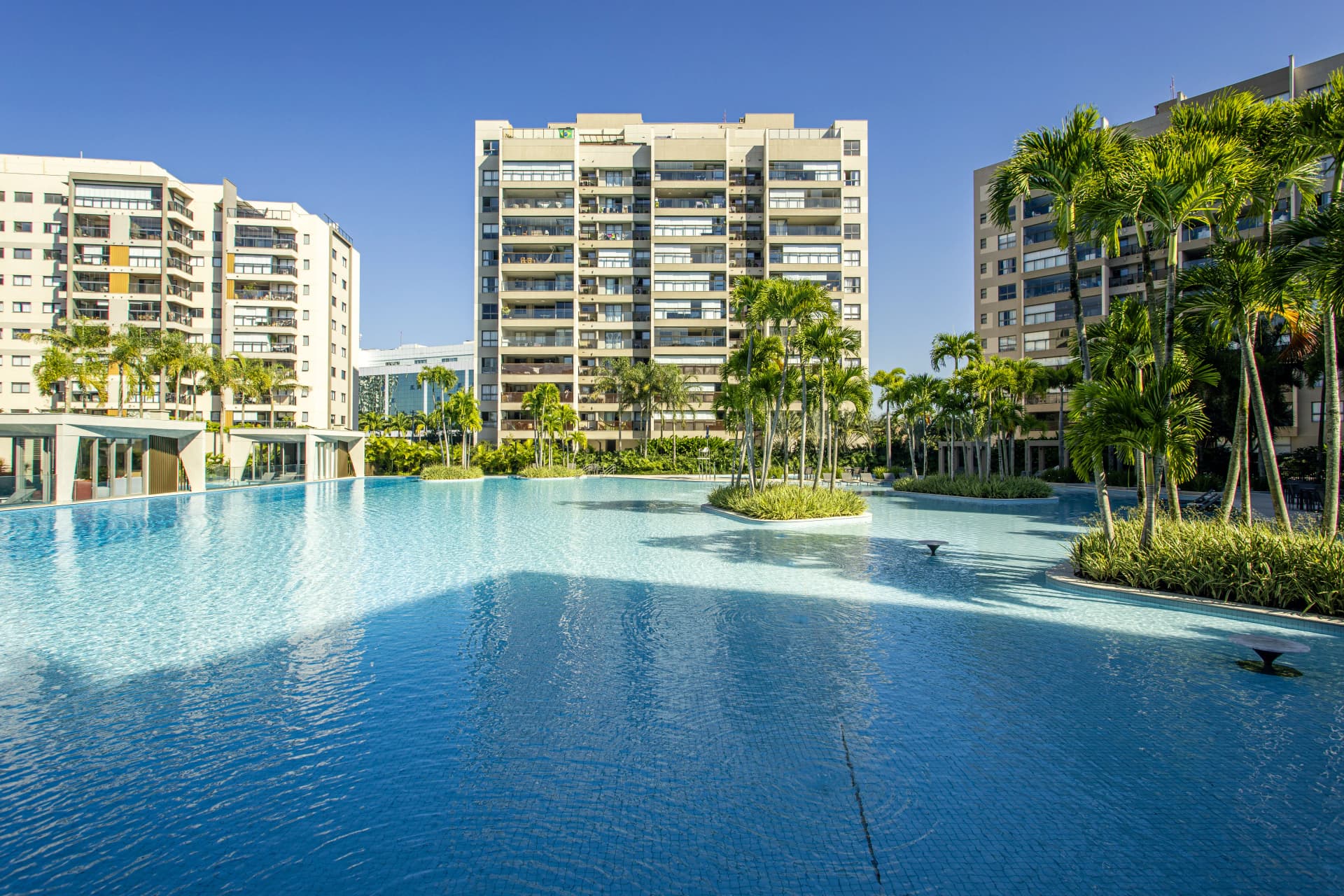 Apartamento à venda com 4 quartos na Barra da Tijuca com 191m²
