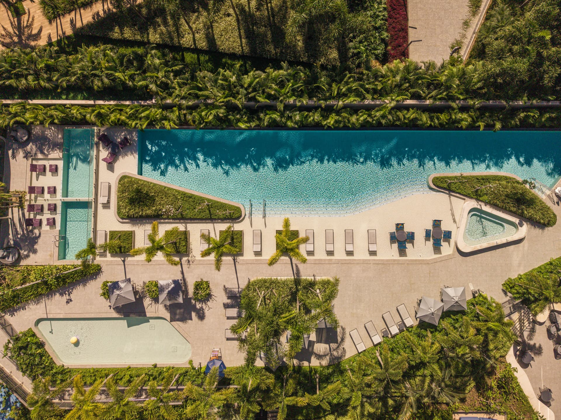 Apartamento à venda com 4 quartos na Barra da Tijuca com 205m²