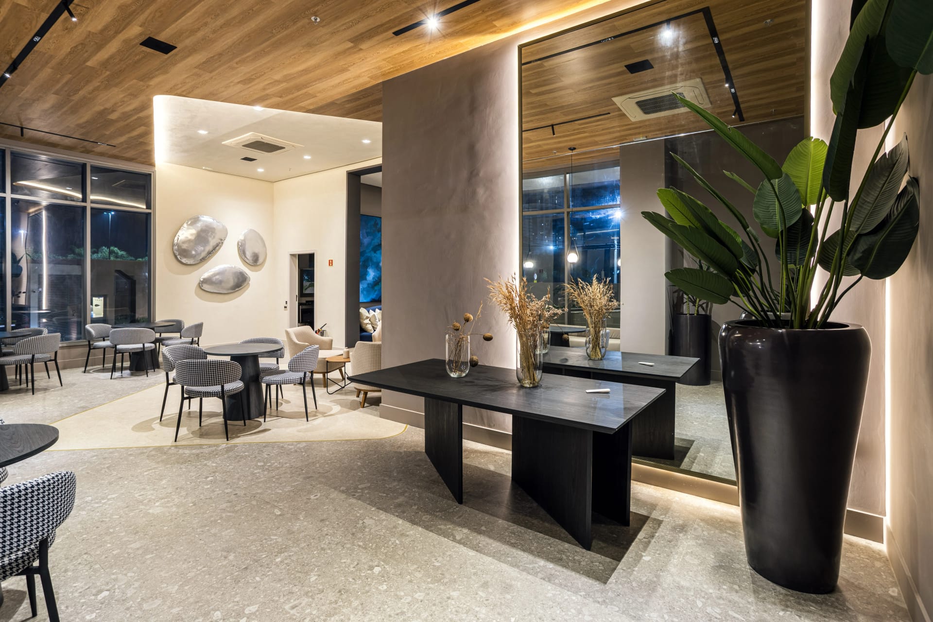 Apartamento à venda com 4 quartos na Barra da Tijuca com 205m²