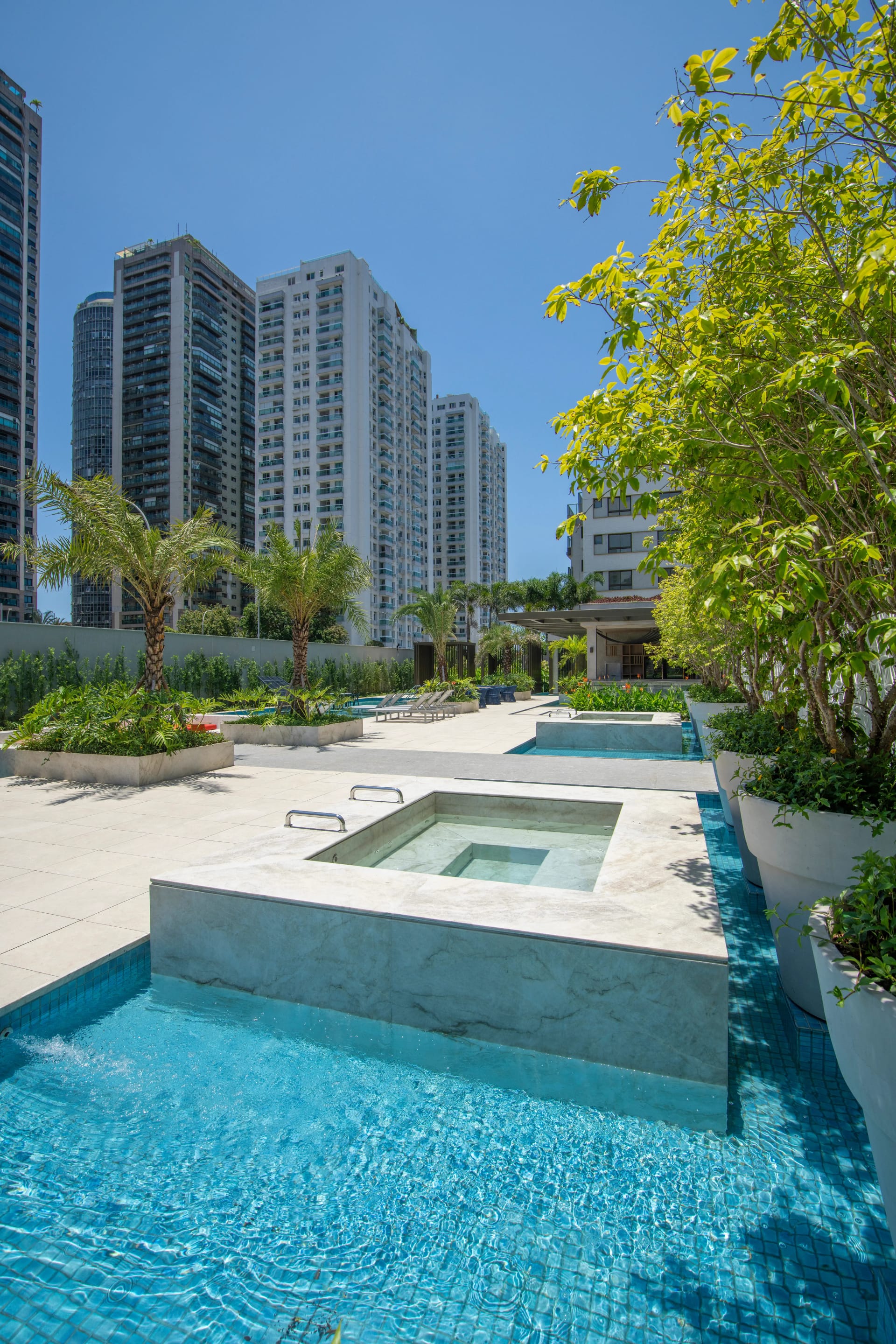 Apartamento Garden à venda com 4 quartos na Barra da Tijuca com 228m²