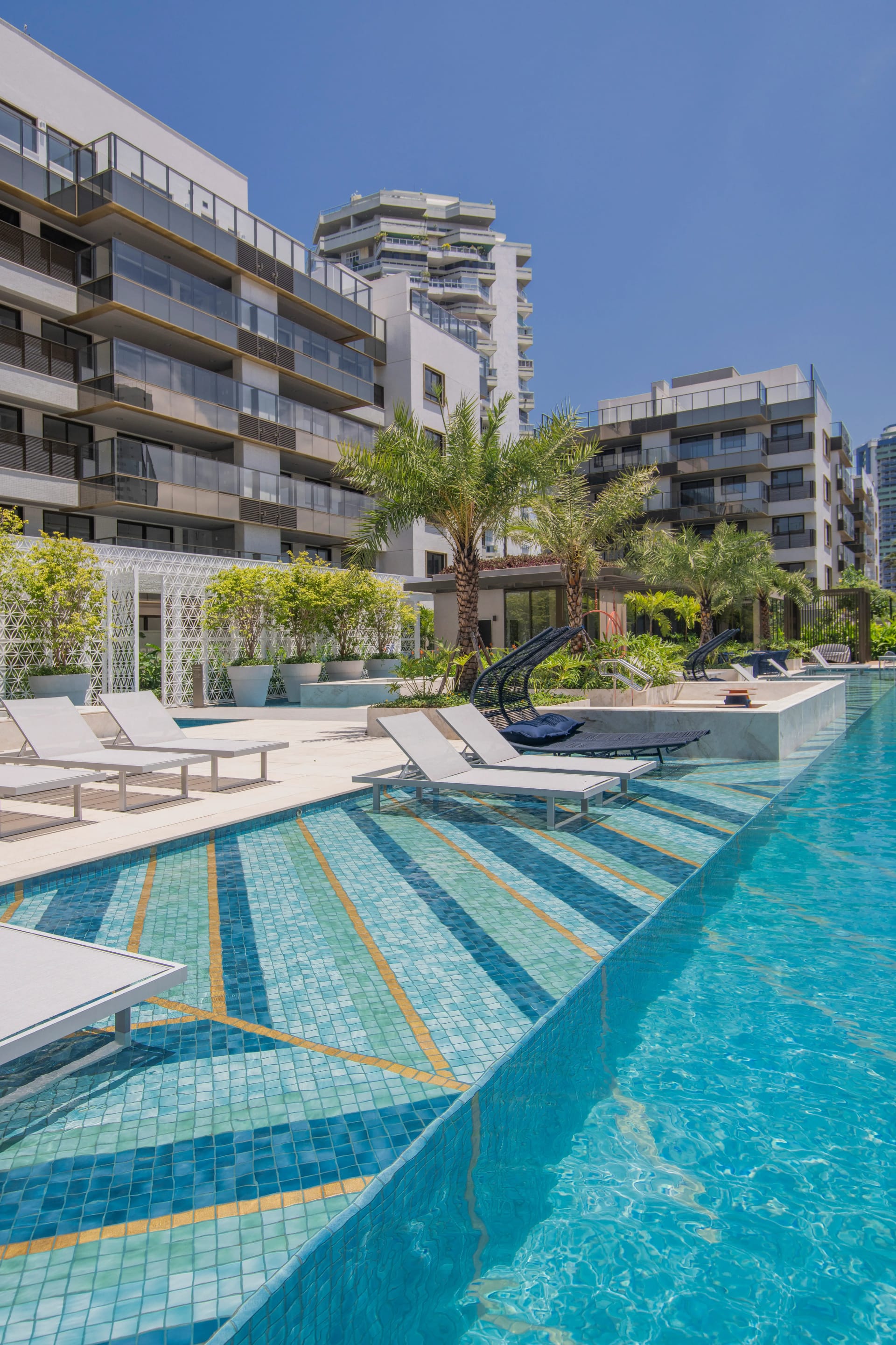 Apartamento Garden à venda com 3 quartos na Barra da Tijuca com 243m²